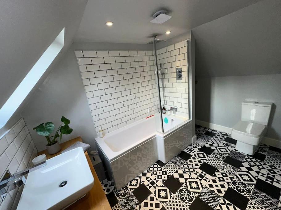 The Gate House - 3 Bed & Parking Villa Edinburg Exteriör bild